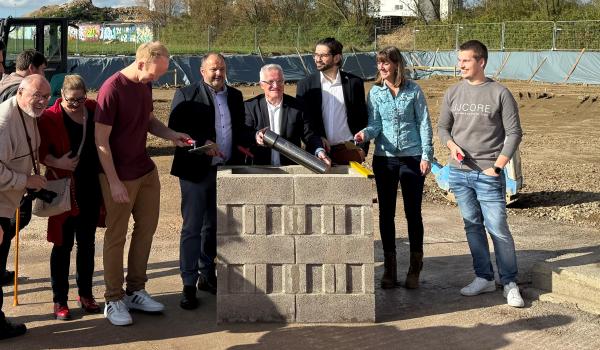 Pose de la première pierre - Atelier Communal à Schifflange